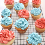 cupcakes with homemade food coloring frosting