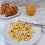 scrambled eggs with orange juice